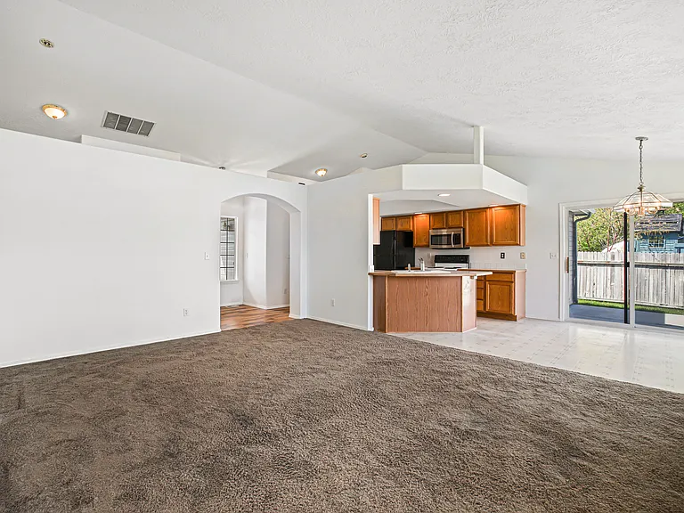 658 N Katie Way — Photo 9