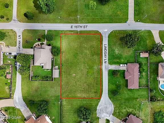 2nd image of 1604 Lindsay Ln