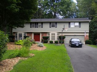 60 Gateway Rd, Rochester, NY 14624