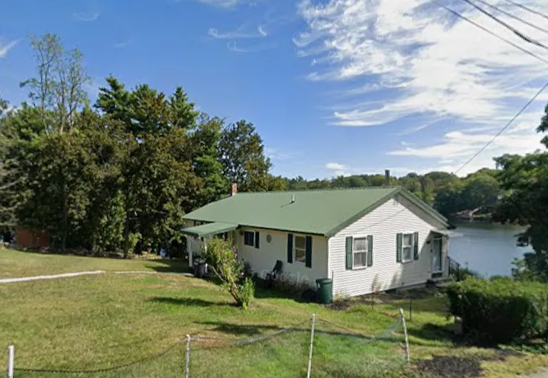 19 Crocker Ave — Photo 2