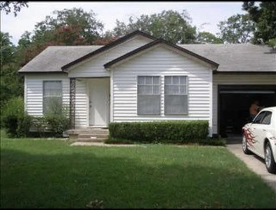 1223 Casa Vale Dr