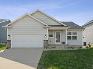 8733 Grand Oaks Dr NE, Cedar Rapids, IA 52402