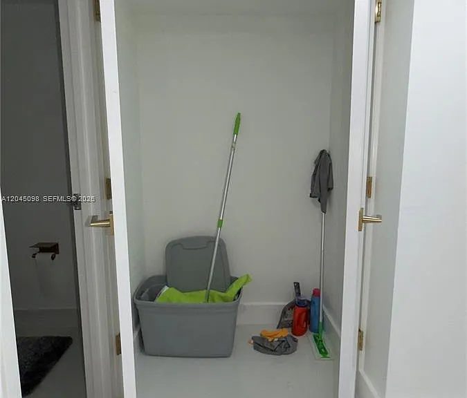2333 Brickell Ave #614 — Photo 26
