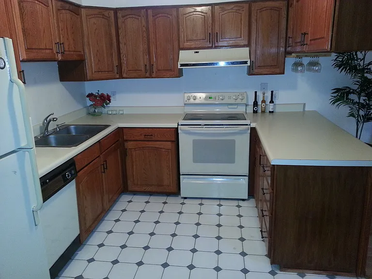 115 Brookberry Cir — Photo 4