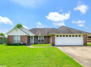 6 Mockingbird Ln, Vilonia, AR 72173