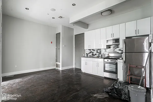 Rented by Brooklyn Group | media 7