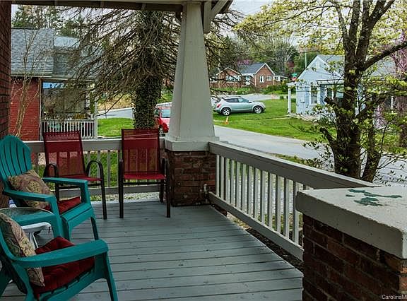 3rd image of 610 Edgewood Ave