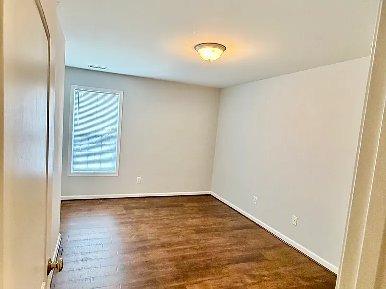 3935 Blairwood St — Photo 16