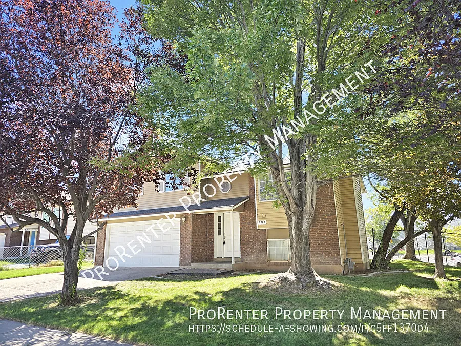 Updated 4 Bed, 2 Bath Clearfield Home — Photo 1