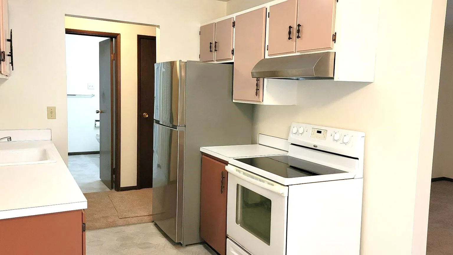 Lynnwood Charming 1 BD / 1 BA Condo — Photo 3