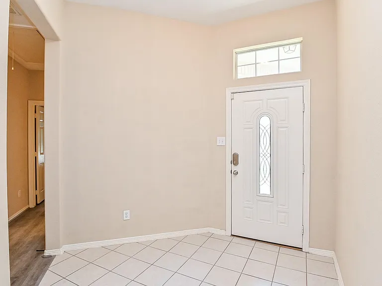 719 Levi Bnd — Photo 3