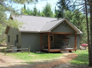 7015 Doe Lake Rd, Munising, MI 49862