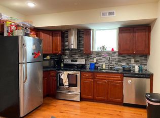 326 N 40th St APT 3, Philadelphia, PA 19104