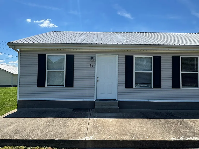 205 Anthony Ln #21 — Photo 1