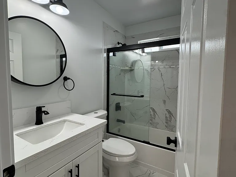 Bathroom 1 (Private for Bedroom 1)