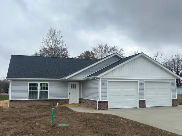 304 Jennifer St, Germantown, IL 62245