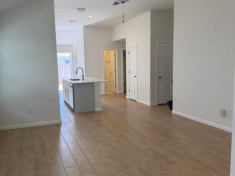 2928 NW 196th Pl — Photo 17
