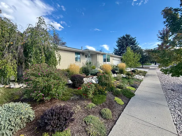 8489 S Sun Valley Dr, Sandy, UT 84093