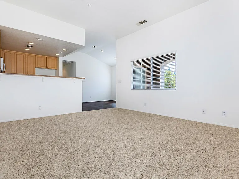 246 Lincoln St #C — Photo 11