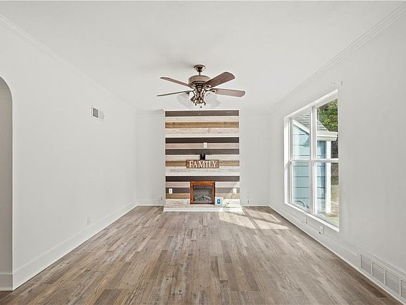 3rd image of 3332 S Arlington Ave