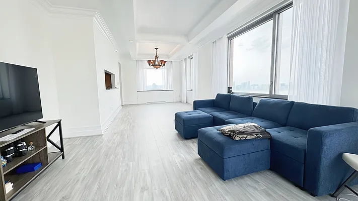 Rented by Battery Park Realty | media 10