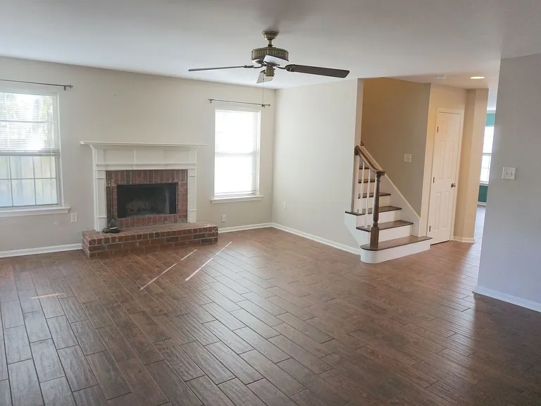 16 Ballastone Ct — Photo 8