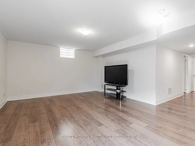 1055 Purus Path #BASEMENT — Photo 12