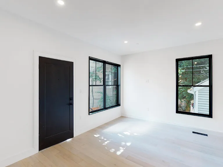 19-21 Buttonwood St #19-1 — Photo 3