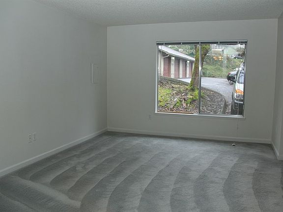 5th image of 1008 NE 63rd St