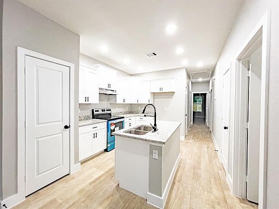 2nd image of 5942 Southcrest St #B