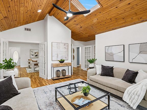 4th image of 1694 Betts Ln