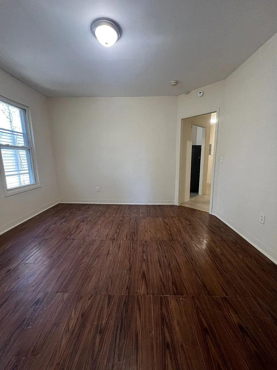 Building Photo - 203 N 9th Ave #5
