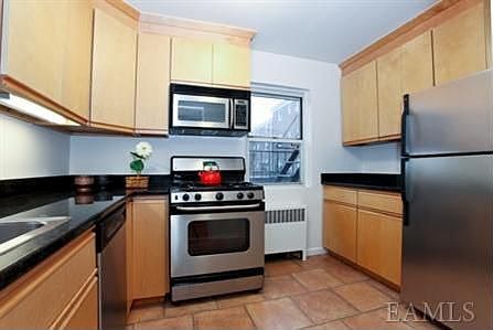 4th image of 1833 Palmer Ave APT 1J