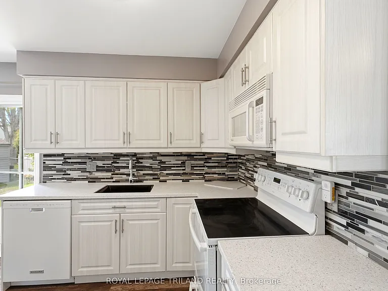55 Sunrise Ct #A — Photo 7