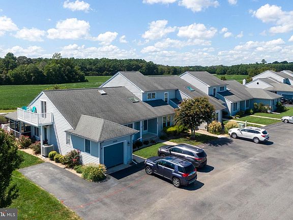 4th image of 30996 Crepe Myrtle Dr Unit 46
