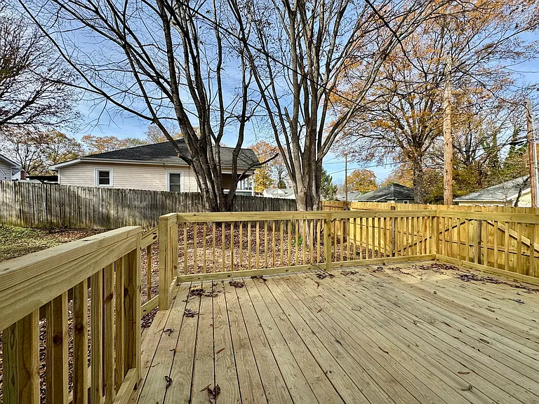 313 N Rose Ave — Photo 21