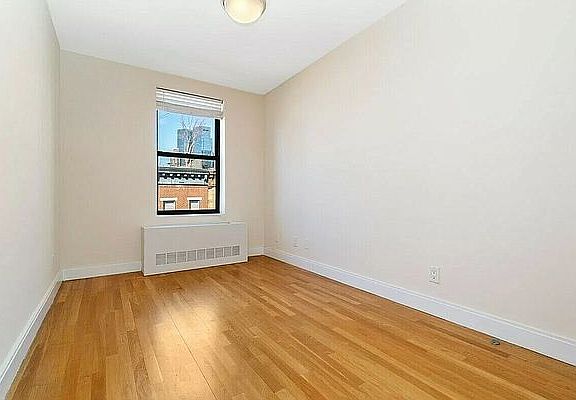 5th image of 410 W 48th St APT 21