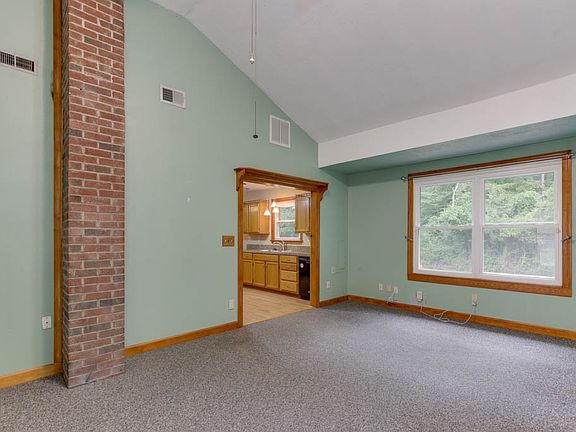 5th image of 128 Mann Dr