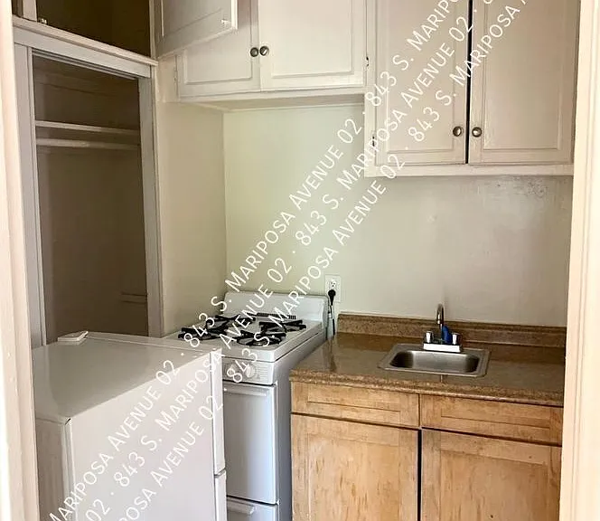843 S Mariposa Ave #2 — Photo 3