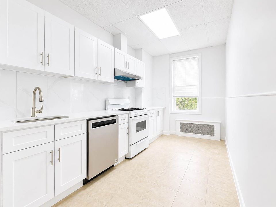 1st image of 9322 3rd Ave Floor 2