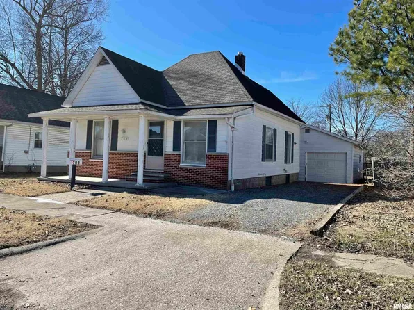 709 S 16th St, Herrin, IL 62948