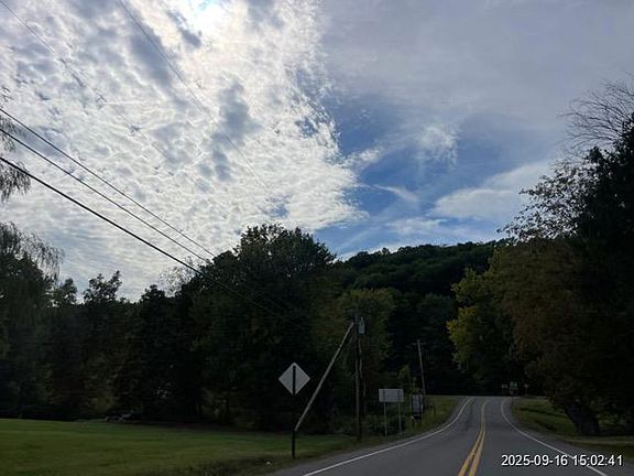 Exterior Neighborhood (street photo)