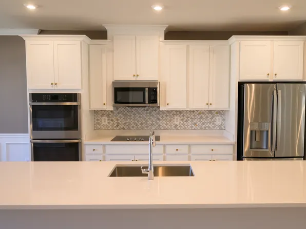 1104B Dabney Dr #1104B, Manassas, VA 20111