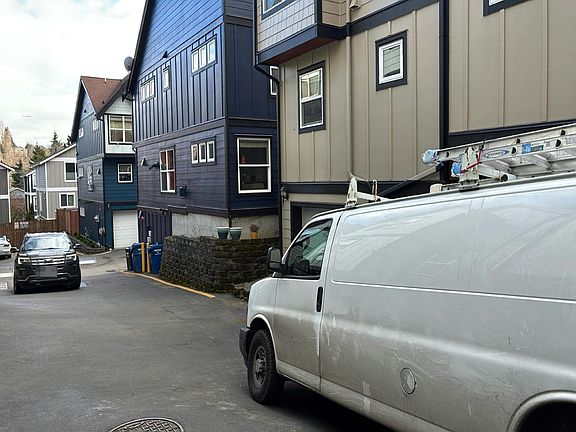 5th image of 2432 SW Holden St APT A