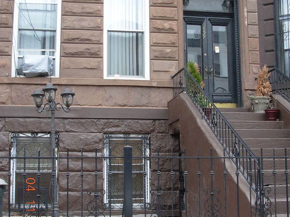1st image of 1459 Pacific St APT 3