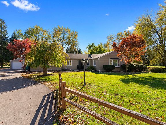 3rd image of 6810 N Territorial Rd