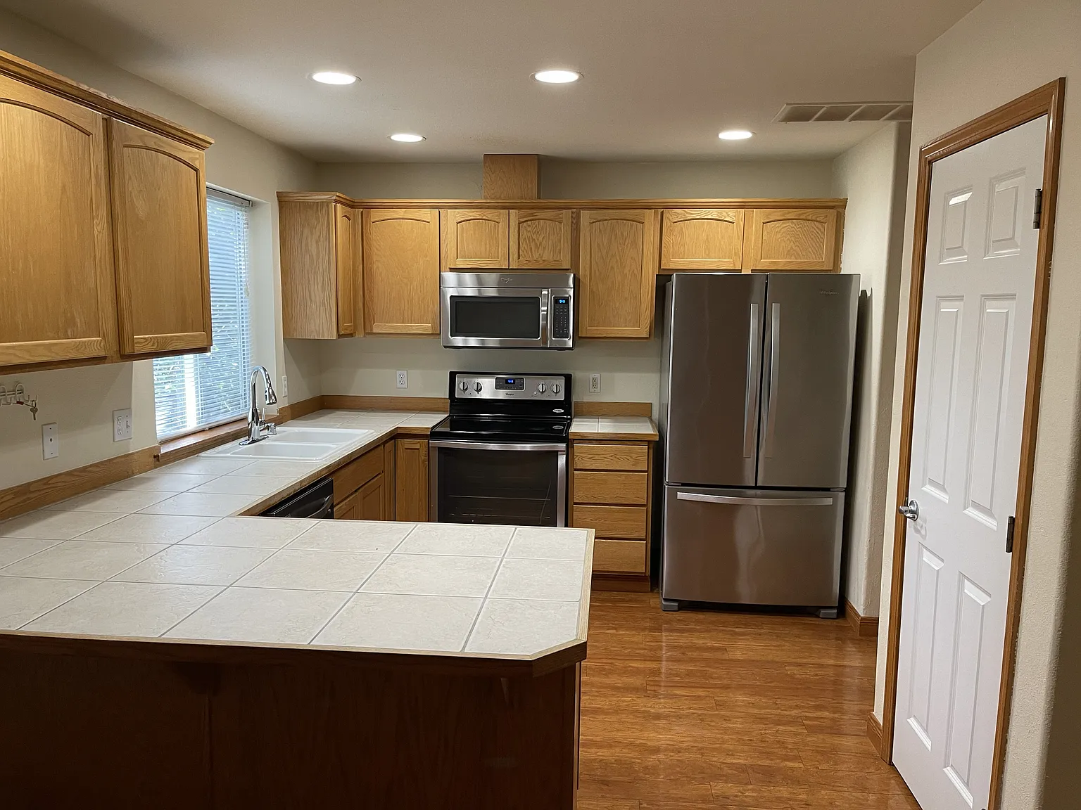 3 Bed | 2.5 Bath | 1,580 Sq Ft | Private Greenbelt Setting | Fenced Yard — Photo 4