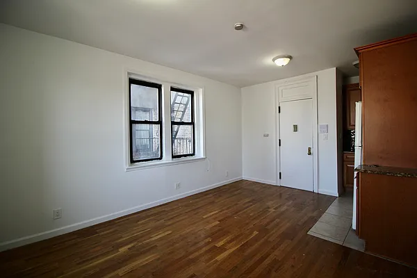 Rented by Hagstrom Management Inc | media 8