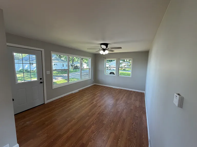 872 Clifford Lake Dr — Photo 6