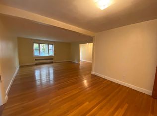20 Louise Rd #1, Chestnut Hill, MA 02467